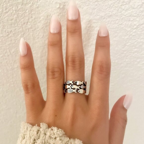 925 Sterling Silver Fish Ring School of Fish Ring Dainty Fish Ring Band - Picture 3 of 9